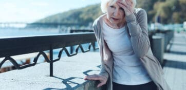 Efficacité des exercices de rééducation vestibulaire conventionnels par rapport aux exercices de rééducation vestibulaire basés sur la réalité virtuelle chez les patients âgés souffrant de vertiges : une étude contrôlée randomisée avec un suivi de 6 mois