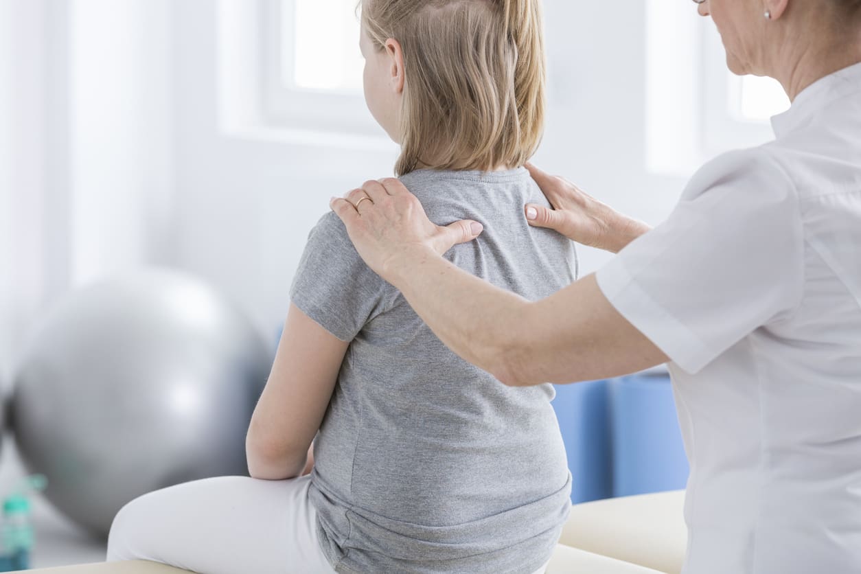 Prise en charge active des pathologies scoliotiques