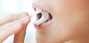 Évaluation de l&rsquo;effet de Heyndrickxia coagulans administrée par le biais de chewing-gums sans sucre sur le biofilm dentaire : un essai contrôlé randomisé en double aveugle